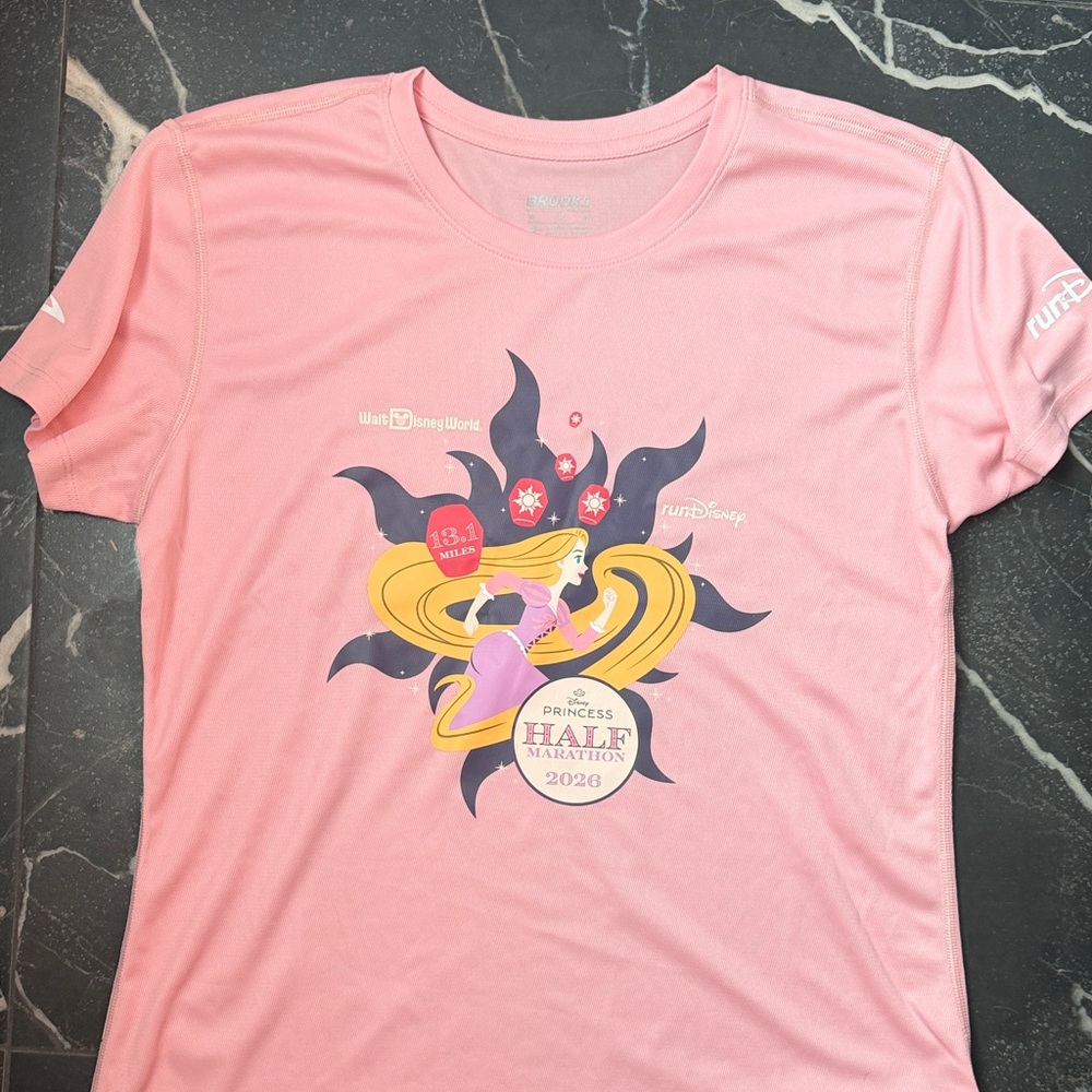 Brooks Rapunzel Disney Princess Half Marathon Short Sleeve Tee Women’s Medium